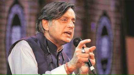 congress leader shashi tharoor