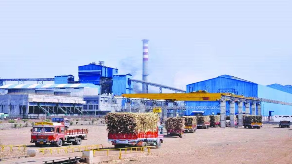 Decision to pay a lump sum of Rs 3001 per tonne to sugar mills during fall season as per FRP Kolhapur