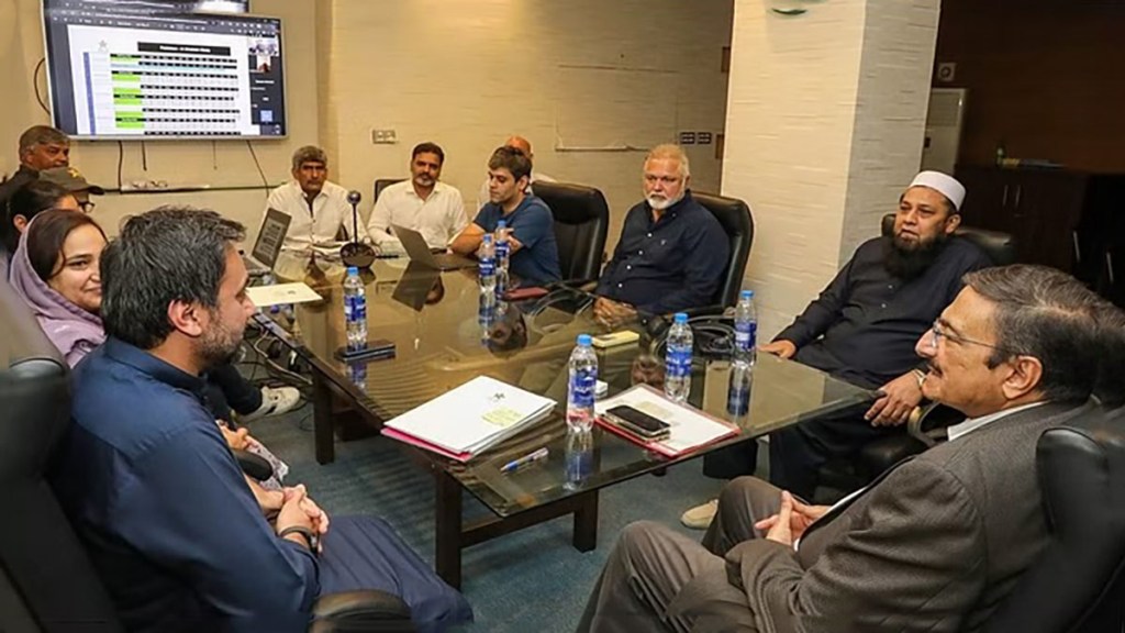 World Cup 2023: PCB Chief met former players of Pakistan important discussion took place regarding World Cup