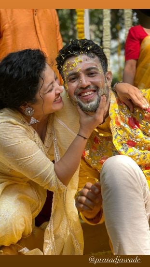 Amruta Deshmukh Prasad Jawade Haldi ceremony