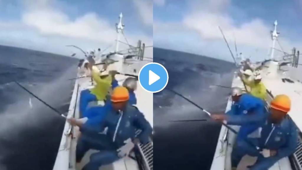 Fishing funny video on ship people speedly catching fish watch viral video