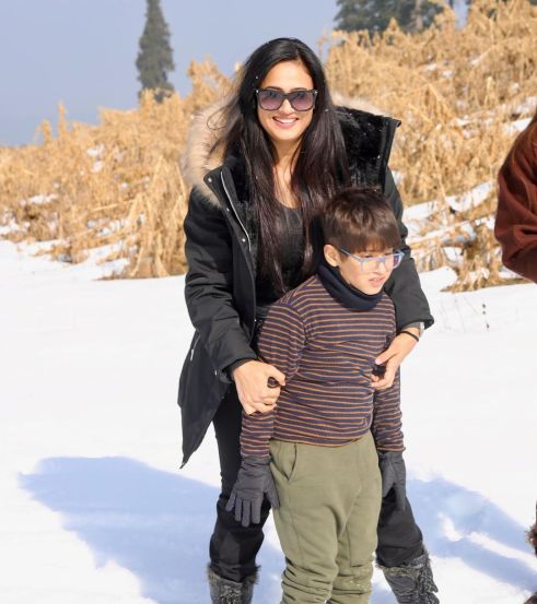 Shweta Tiwari Palak Tiwari Kashmir Vacation