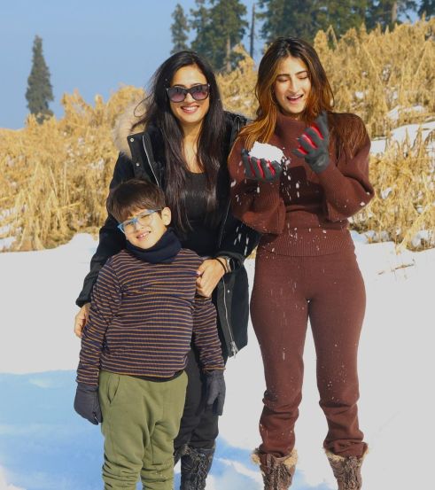 Shweta Tiwari Palak Tiwari Kashmir Vacation