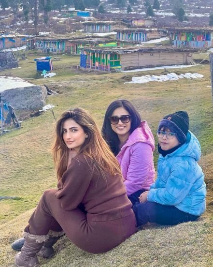 Shweta Tiwari Palak Tiwari Kashmir Vacation