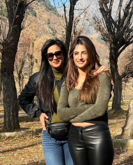 Shweta Tiwari Palak Tiwari Kashmir Vacation