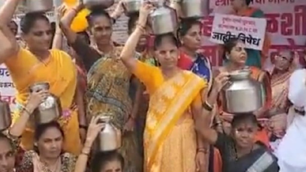 Water scarcity at Beturkarpada in Kalyan Women Morcha at the Municipal Headquarters