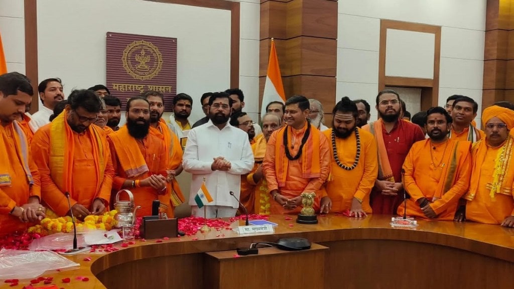 Veerashaiva Lingayat Samaj priests