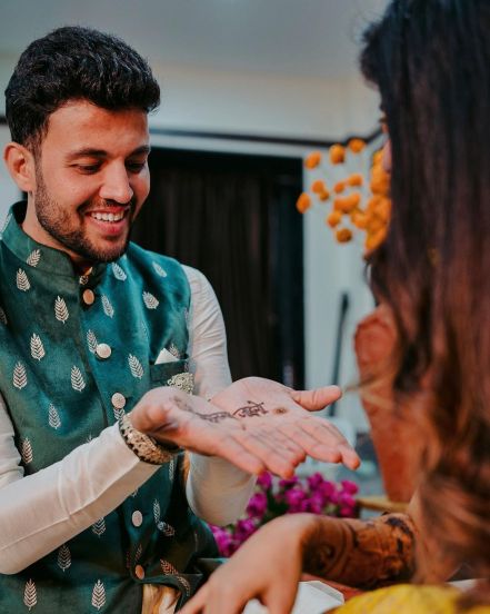 amruta-deshmukh-prasad-jawade-mehndi-function