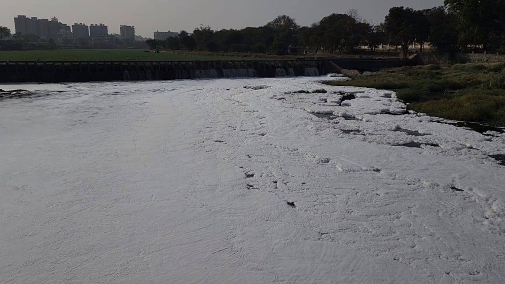 sewage water in indrayani river pune, pune sewage discharged into indrayani river