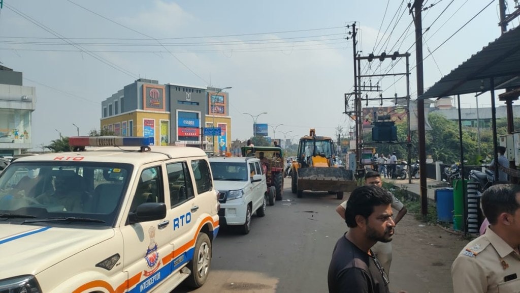 encroachment on chandrapur nagpur highway, encroachment in chandrapur