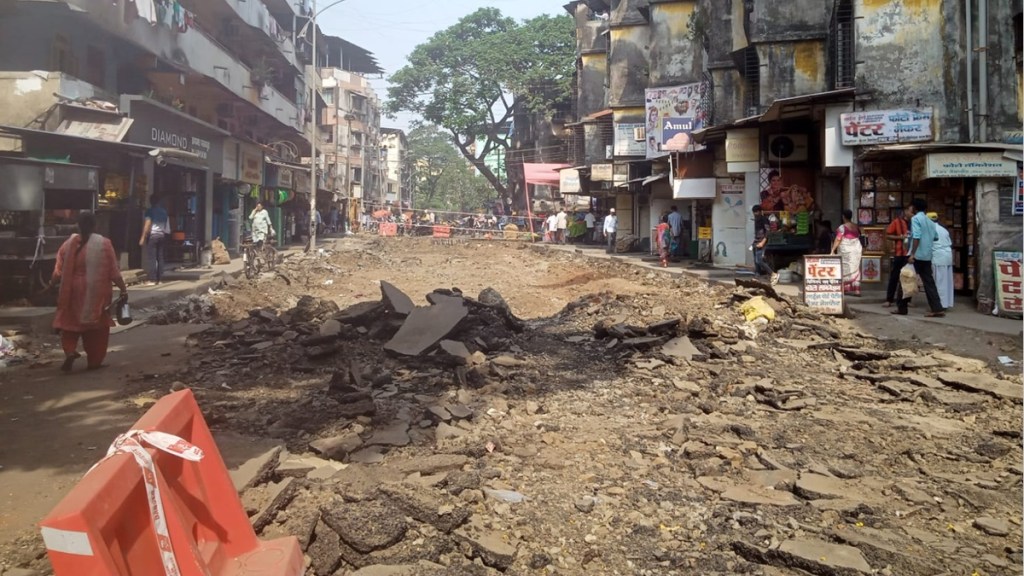 dombivli roads dug for concretization, traffic jam due to concretization in dombivli