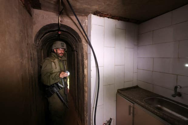 Israeli Military finds narrow tunnel beneath Shifa Hospital!