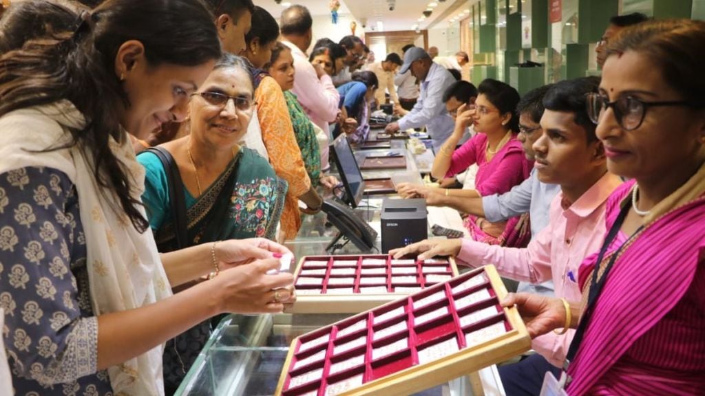 25 percent more gold sales in Jalgaon