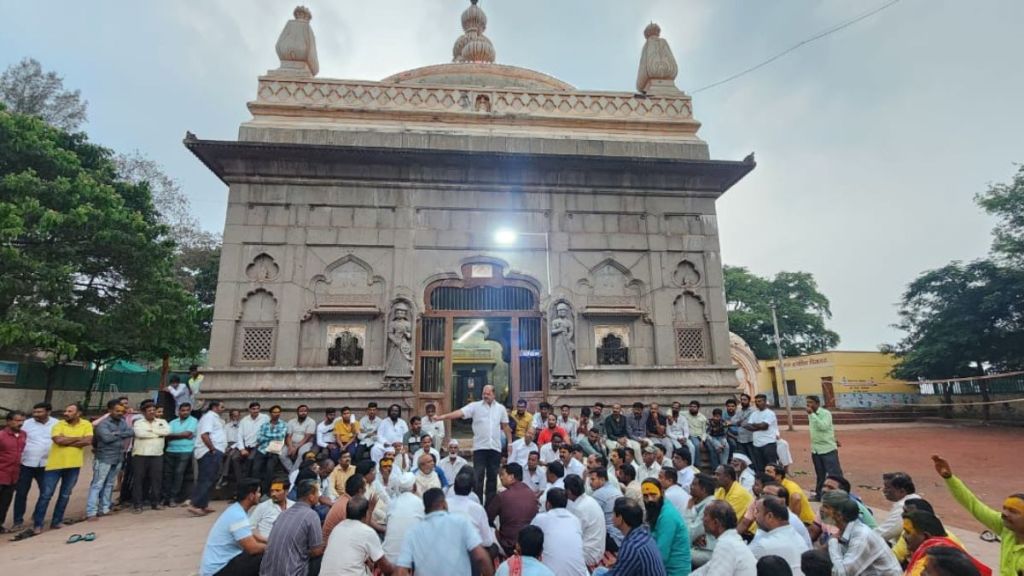 Somvati Amavasya Yatra in Jejuri