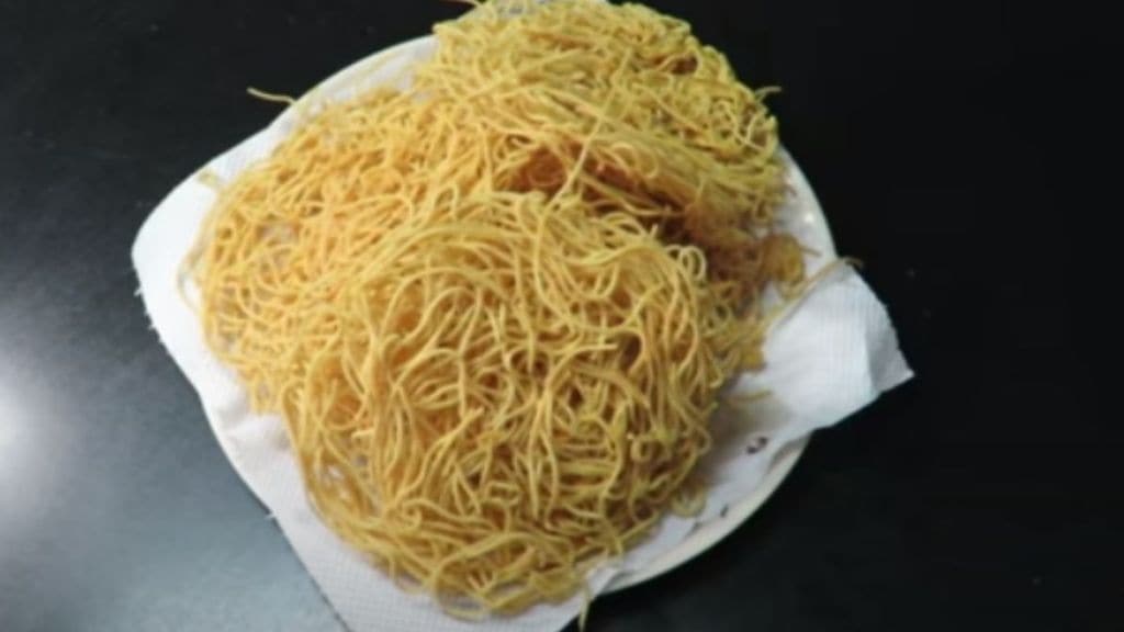 love eating Crunchy Sev