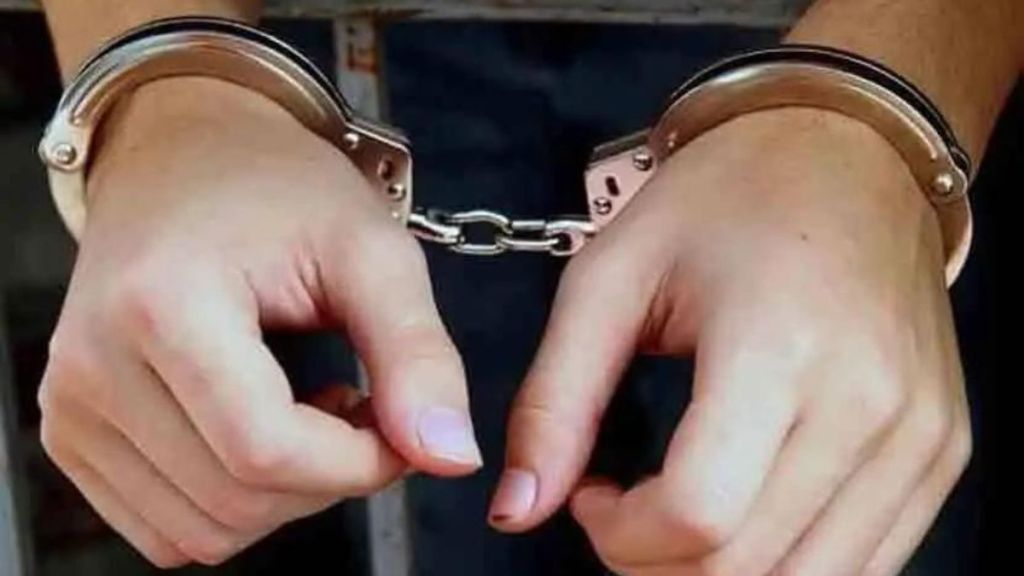 man carrying pistol arrested in Kondhwa