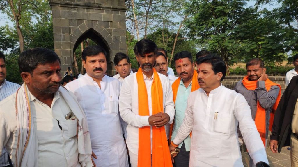 Maratha reservation needs all-party support says Manoj Jarange Patil