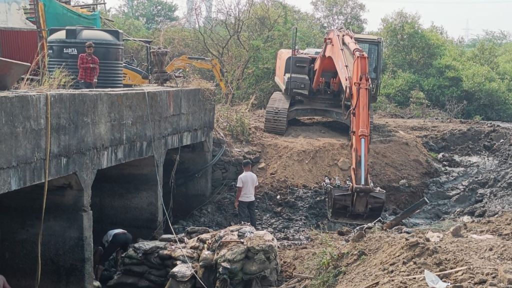 repair of the creek bridge on the Uran-Panvel route has started