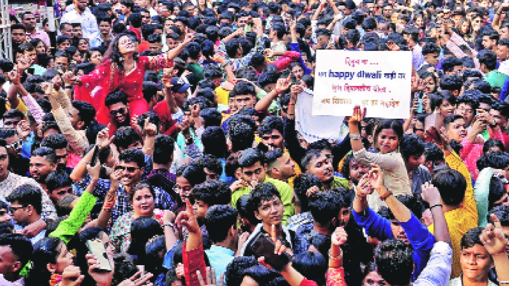 Organized Diwali Pahat program on Sunday on the first day of Diwali in Kalyan, Dombivali area with Thane