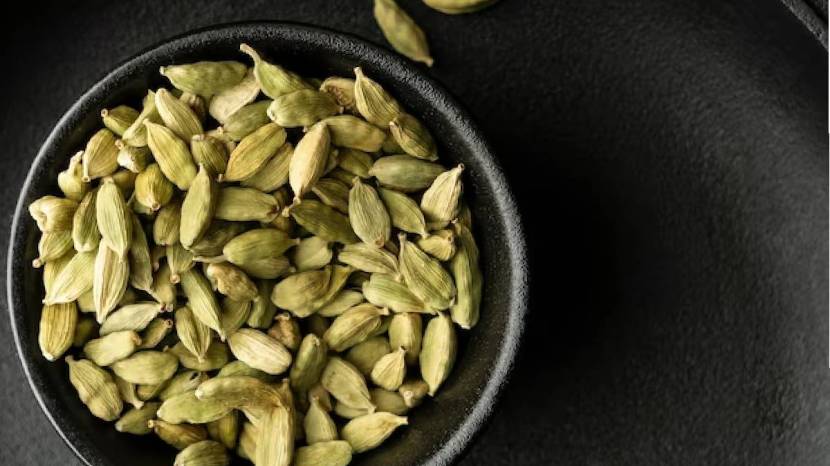 Cardamom Benefits Little Cardamom Will Keep You Fit In Winter Read These Amazing Benefits