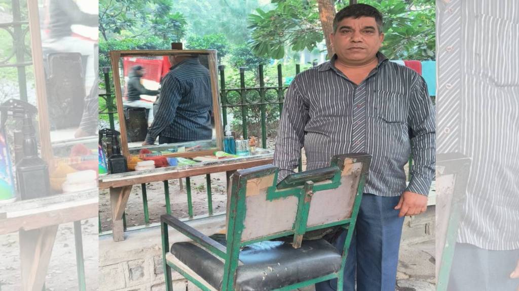Viral Post Street Barber In South Delhi Market Offers Haircut at 50 rupees