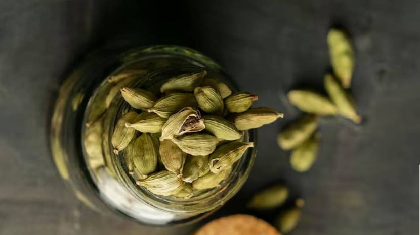 Cardamom Benefits Little Cardamom Will Keep You Fit In Winter Read These Amazing Benefits