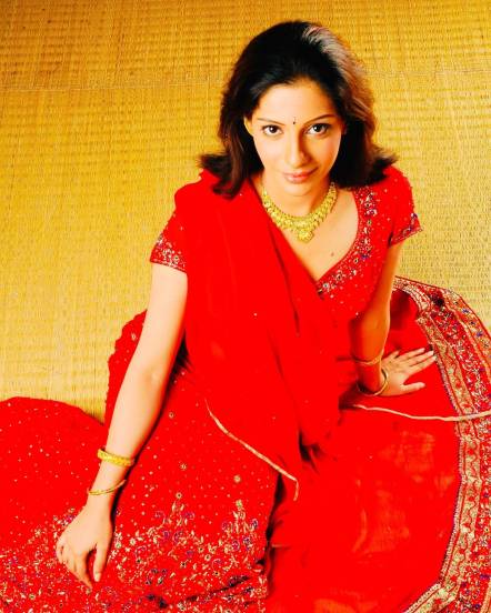 Shivaji Satam Daughter In Law Actress Madhura Velankar