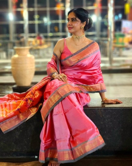 Sukhada Khandkekar Pink Paithani Saree