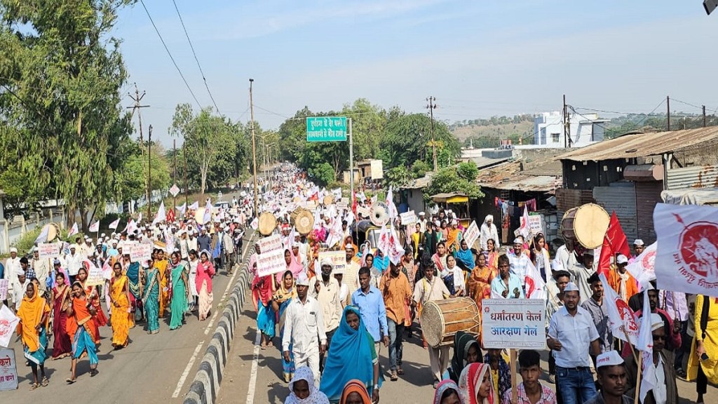 March against tribal converts nandurbar