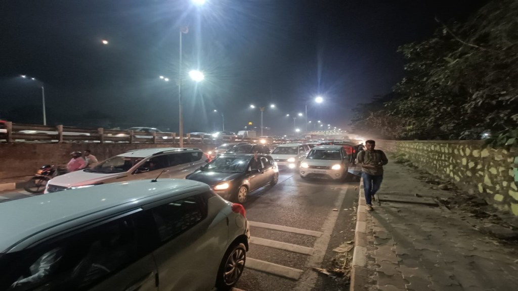 Queues vehicles Panvel Shiv Highway