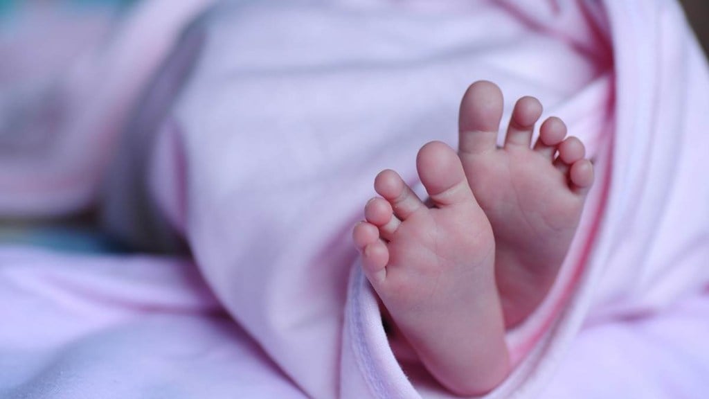 efforts to revive the baby born at twenty fifth week pune, 93 days, 25 weeks baby born in pune