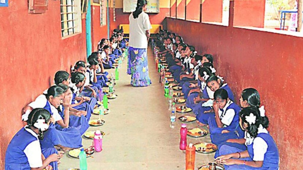 school nutrition cooks and helpers, 8 responsibilities fixed by government