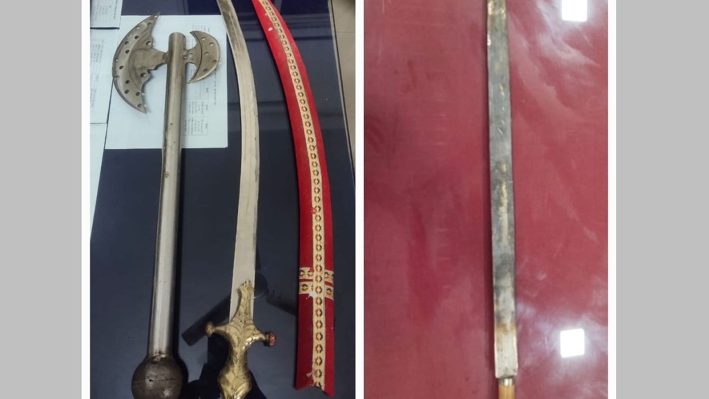 nashik sword axe seized news in marathi, sword axe seized from four suspects in marathi