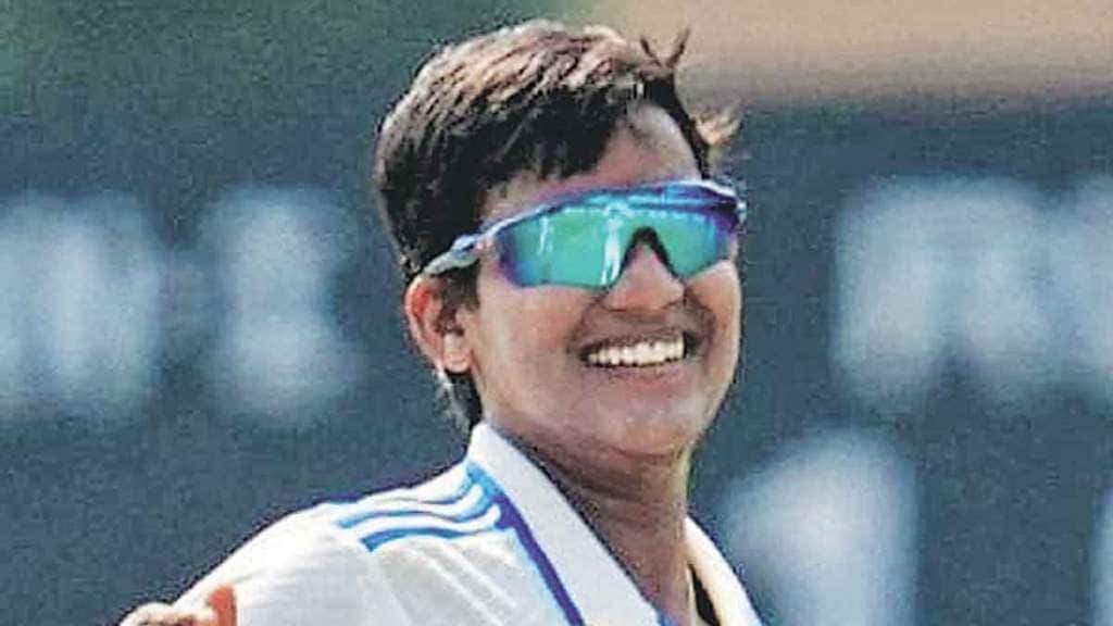 india women lead by 478 runs in Test against england