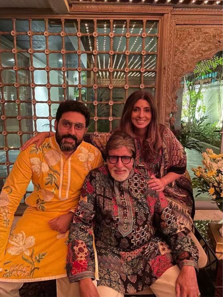 Bachchan Family | Bachchan Family News | Bachchan Family Secret | Aishwarya rai never replies on whatsapp group