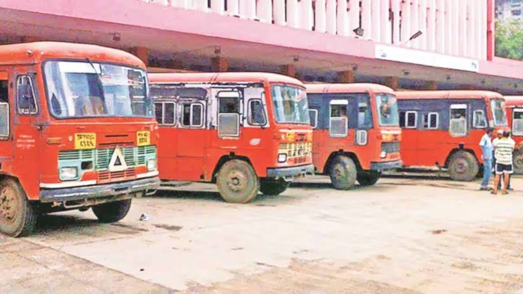 msrtc revenue at 915 crores due to women concession scheme