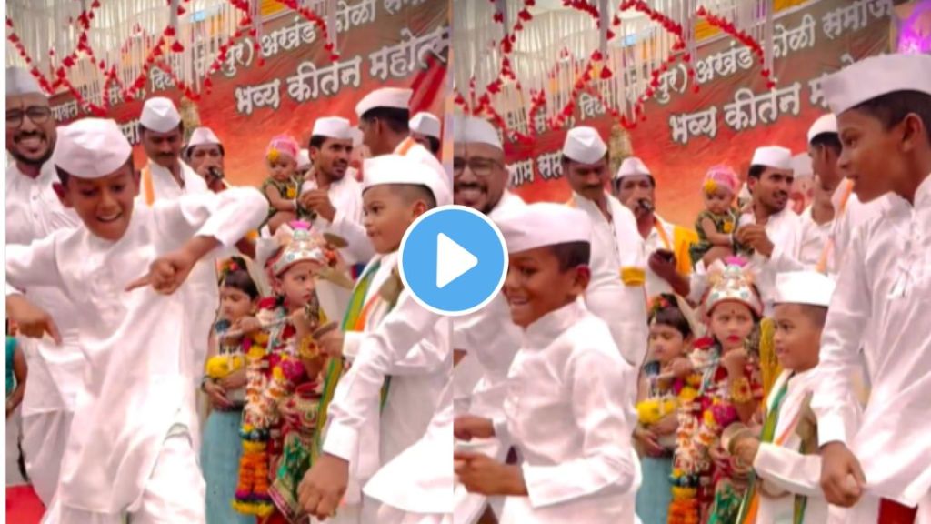 warkari dance on taal mrudung on dnyanoba mauli tukaram