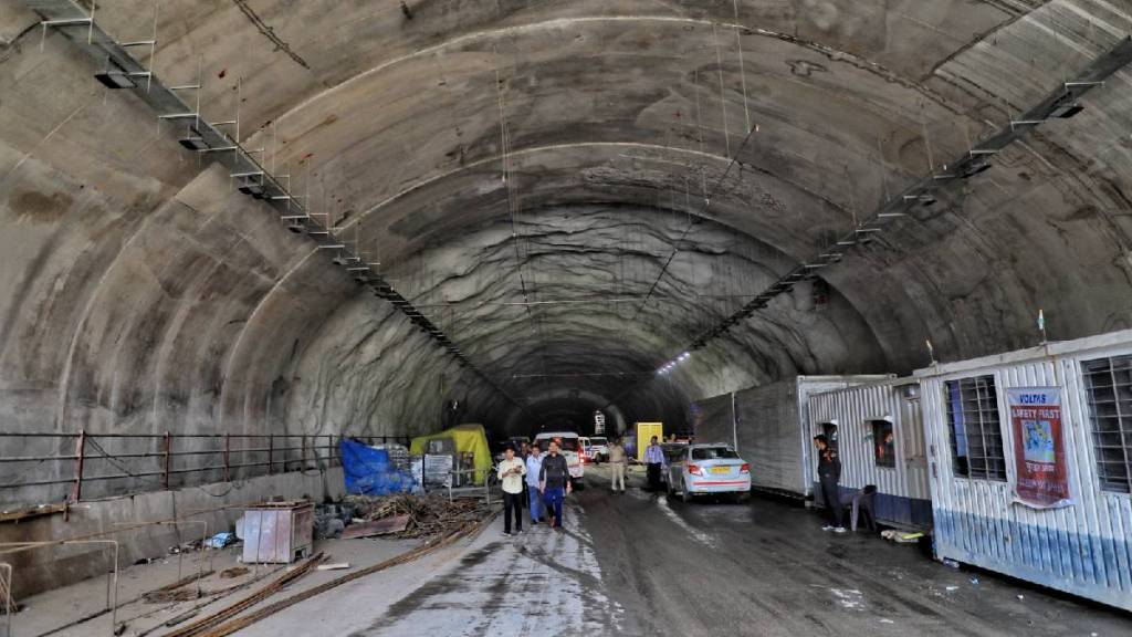 mp dr shrikant shinde take review of infra projects like ranjnoli, shilphata, airoli katai elevated bridge