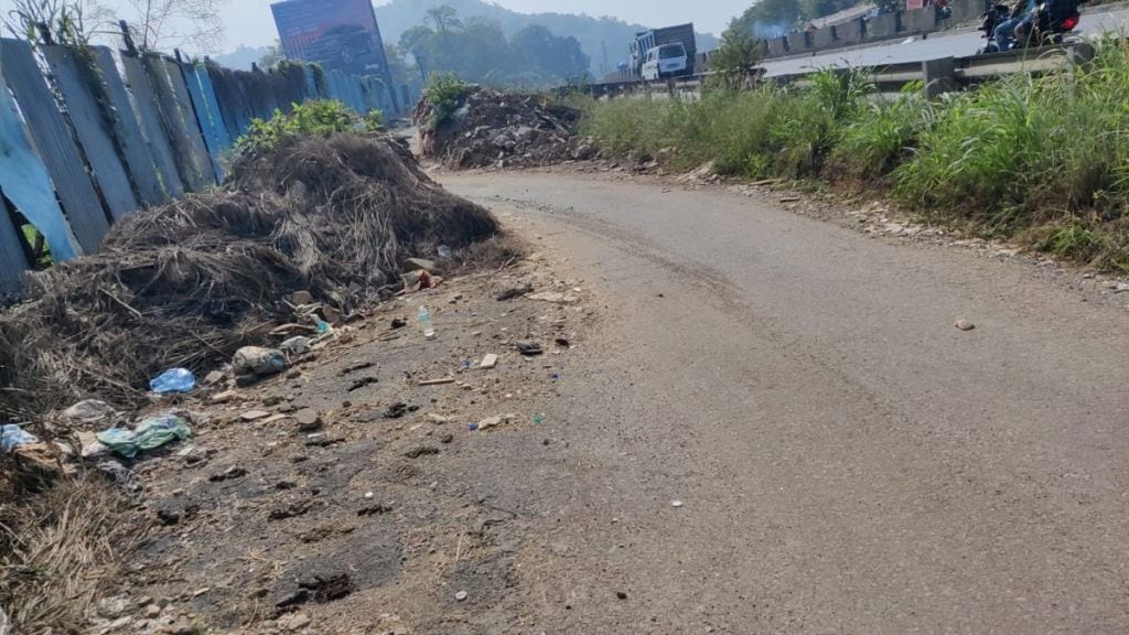 Service roads on national highways engulfed