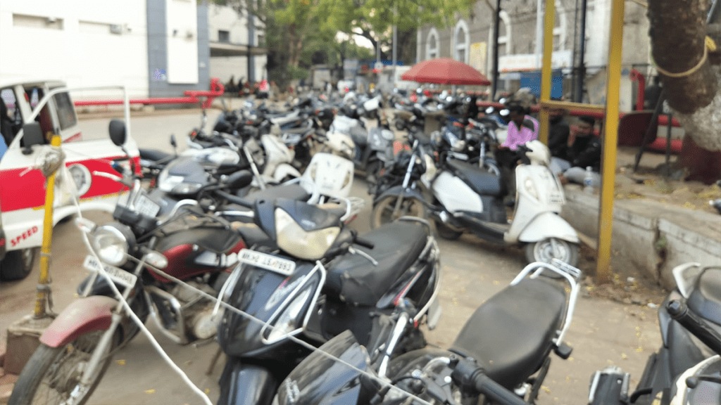 Sassoon Hospital administration police parking lot contractor defrauded lakhs year