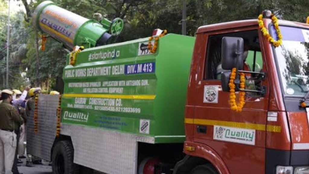 BMC rent 25 smog gun fogging machines reduce the amount of dust air mumbai