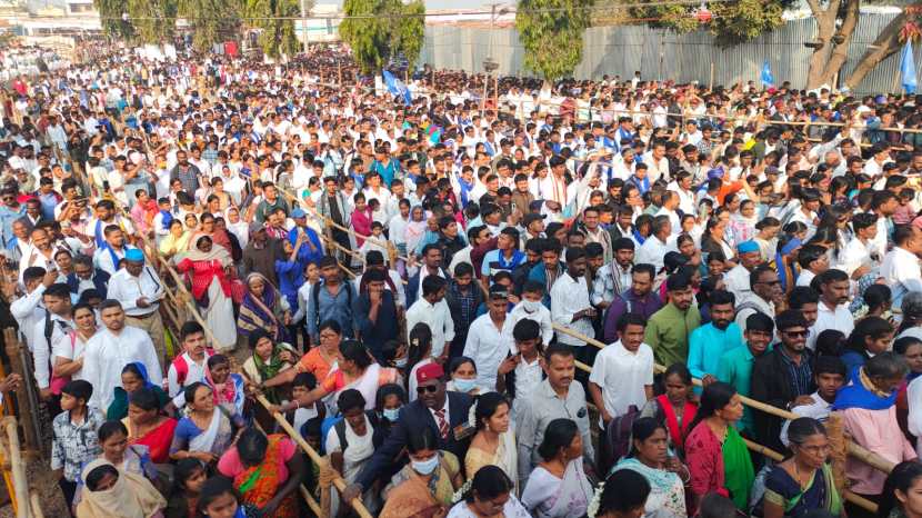 huge crowd of Ambedkar followers to salute the Bhima Koregaon Vijaystambha