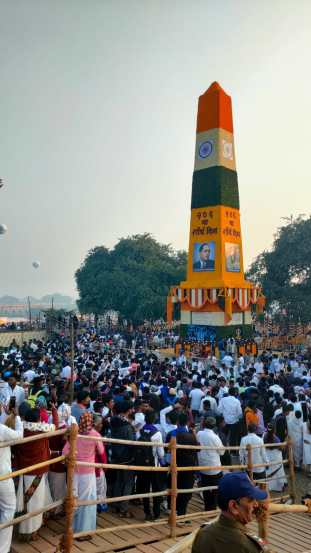 huge crowd of Ambedkar followers to salute the Bhima Koregaon Vijaystambha