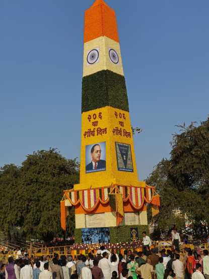 huge crowd of Ambedkar followers to salute the Bhima Koregaon Vijaystambha