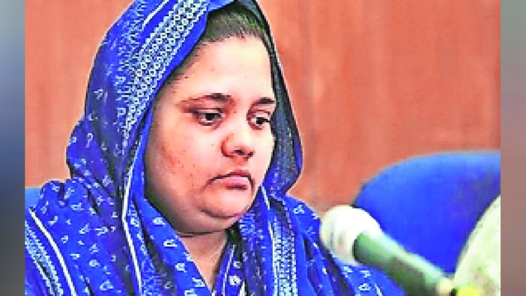 Loksatta samorchya bakavarun Bilkis Bano Godhra violence Trial in Special Court