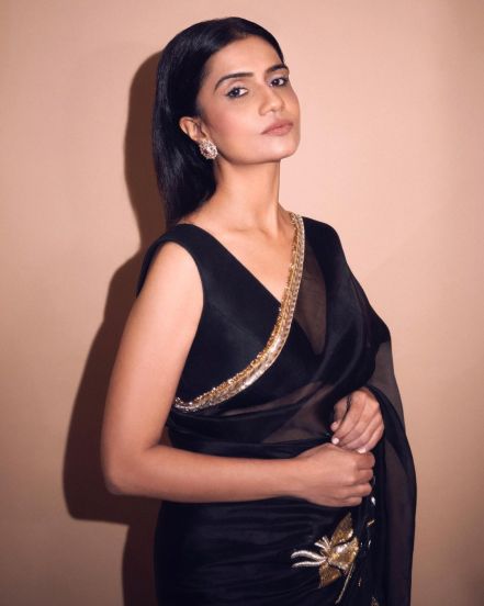 Makar Sankranti 2024 Black Saree Look