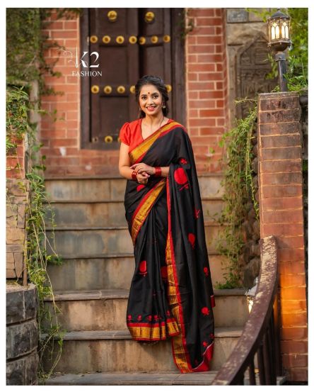 Makar Sankranti 2024 Black Saree Look