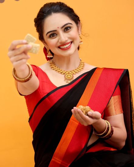 Makar Sankranti 2024 Marathi Actress Wishes