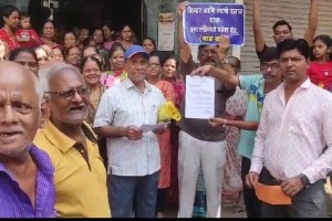 Redevelopment BIT Chawl building dispute builder and residents Mumbai Central bmc