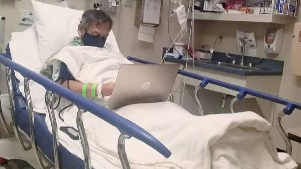 Teachers final moments in emergency room spent grading for students from hospital bed is viral